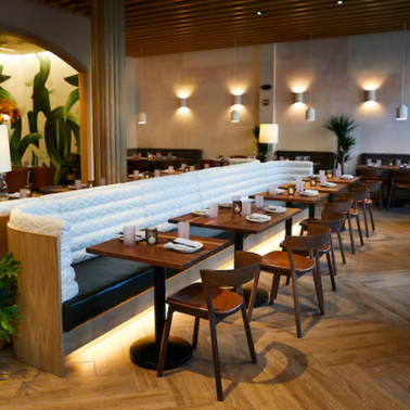 How to Select the Right Cafe Tables for Your Restaurant’s Layout