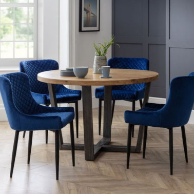 Stackable Café Chairs: Space‑Saving Seating Solutions